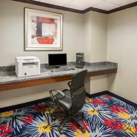 Holiday Inn Express Cleveland Airport - Brook Park By Ihg Eksteriør bilde