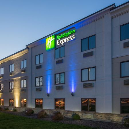Holiday Inn Express Cleveland Airport - Brook Park By Ihg Eksteriør bilde