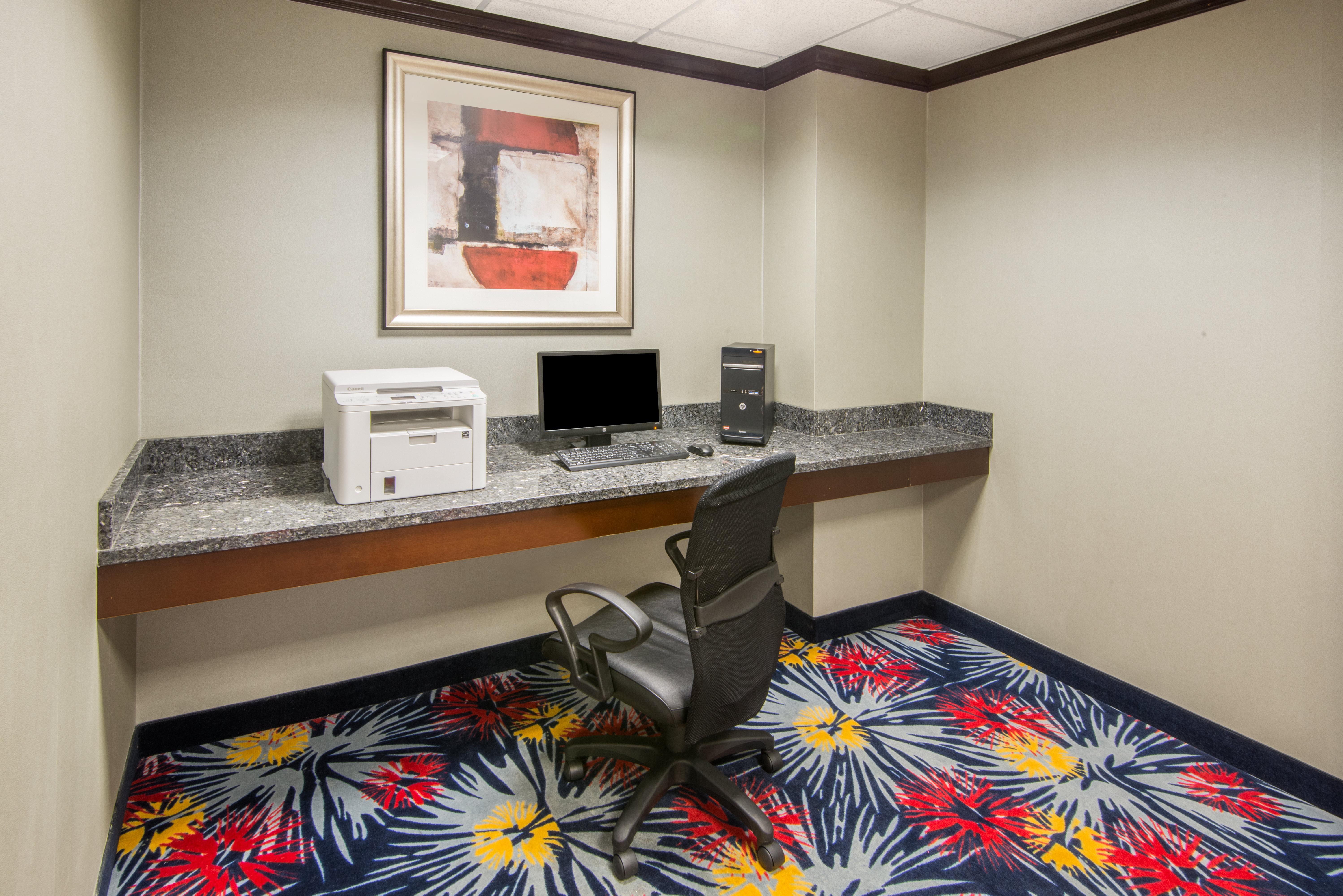 Holiday Inn Express Cleveland Airport - Brook Park By Ihg Eksteriør bilde