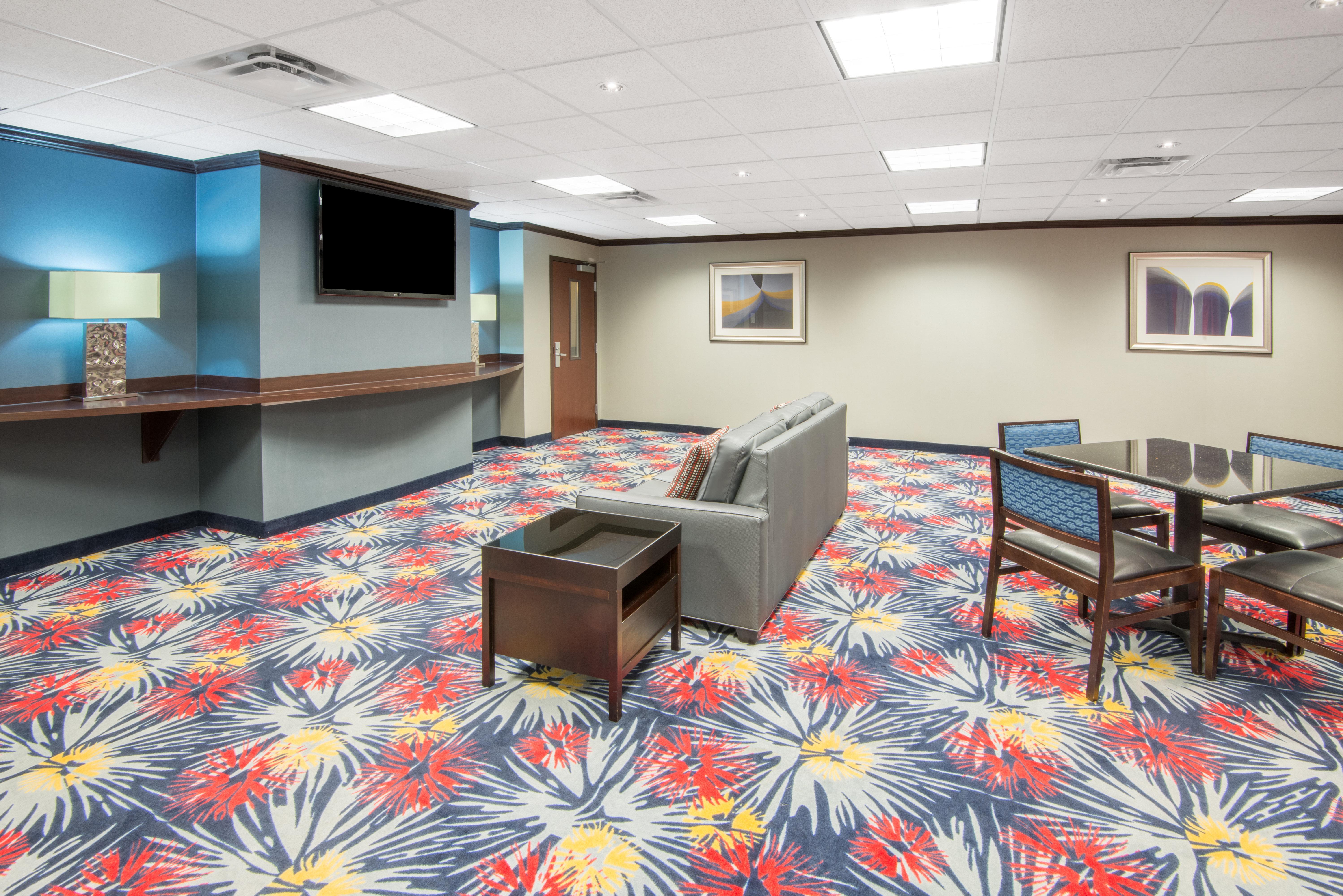 Holiday Inn Express Cleveland Airport - Brook Park By Ihg Eksteriør bilde