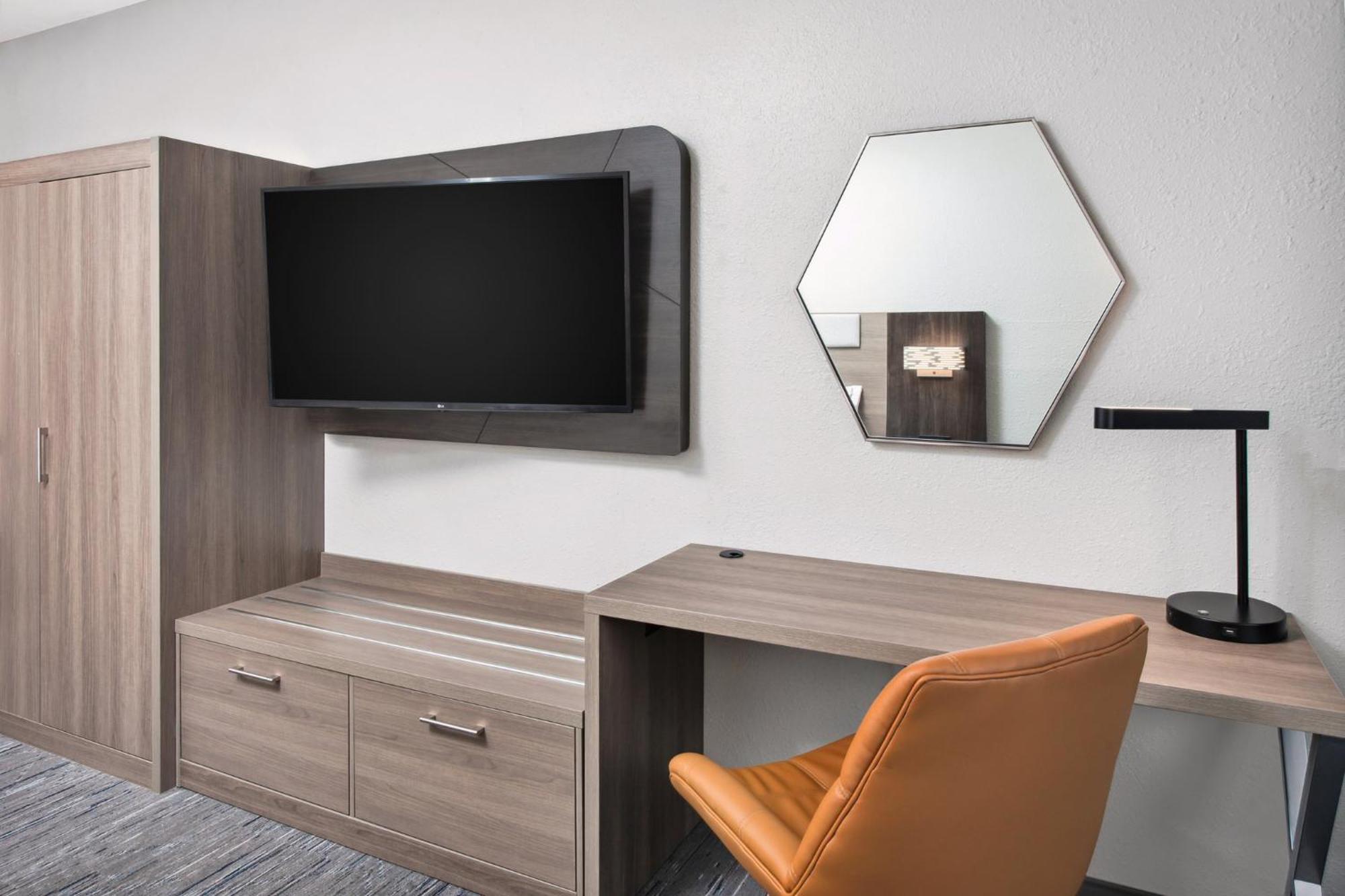 Holiday Inn Express Cleveland Airport - Brook Park By Ihg Eksteriør bilde