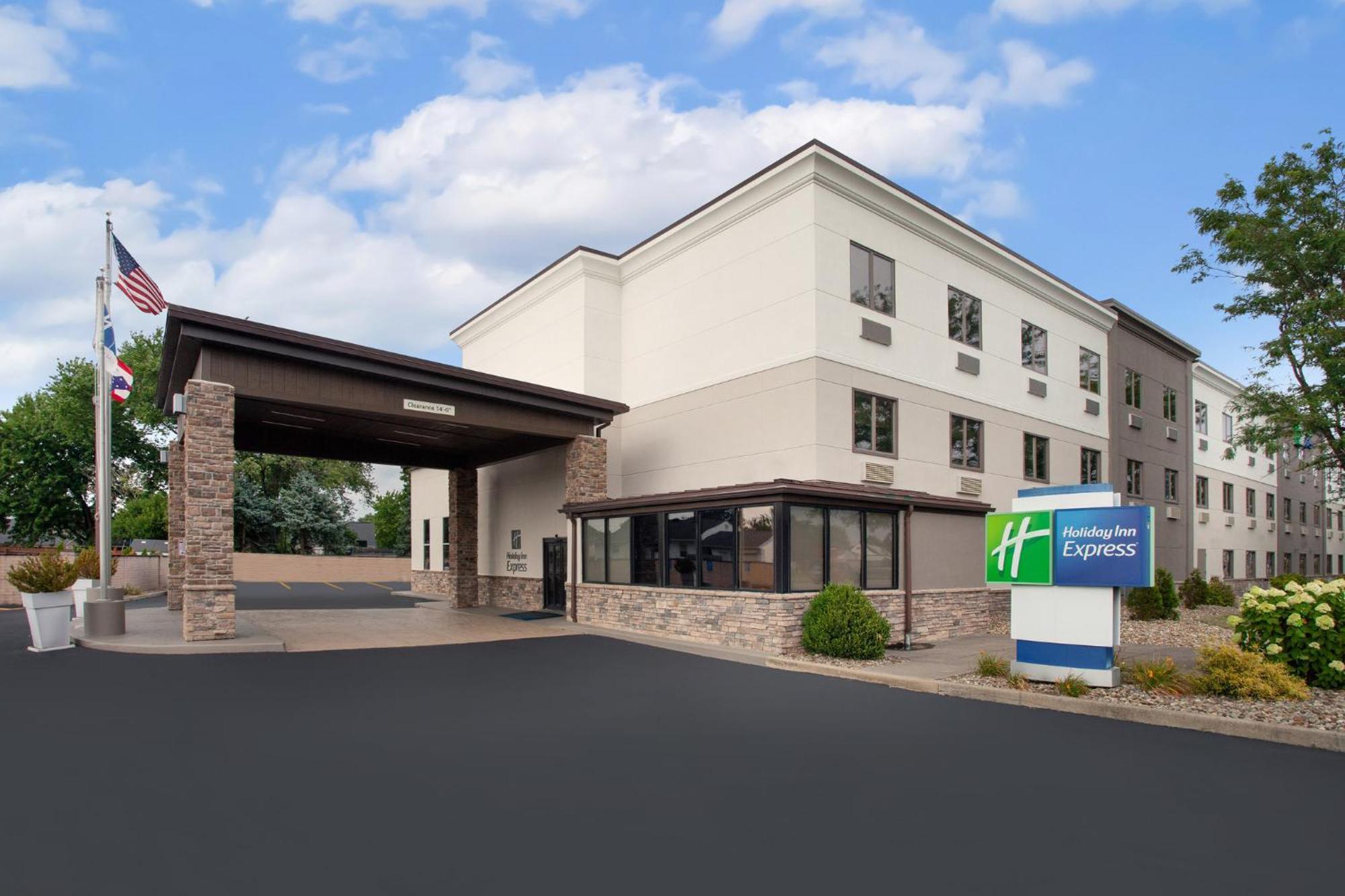 Holiday Inn Express Cleveland Airport - Brook Park By Ihg Eksteriør bilde