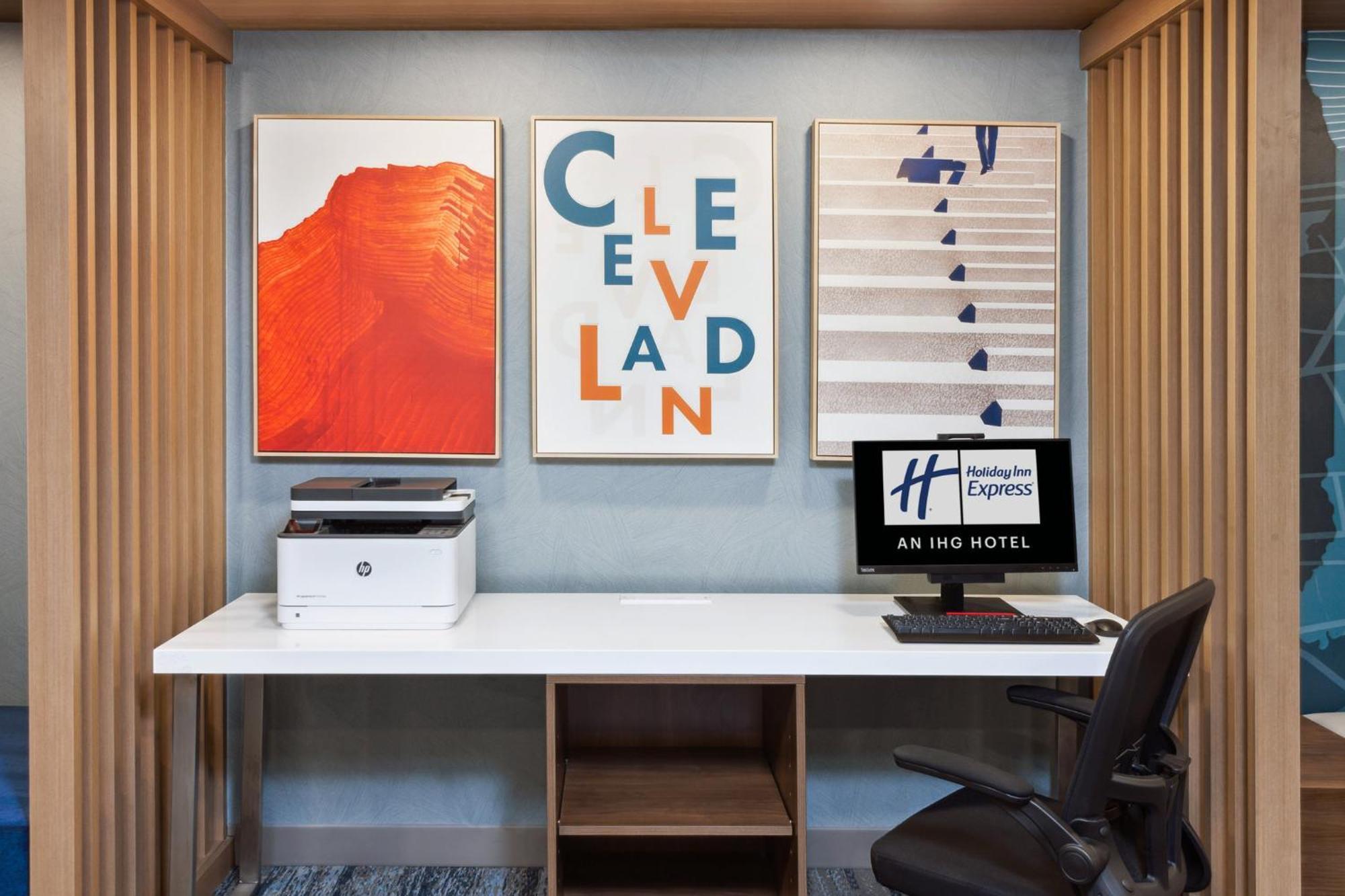 Holiday Inn Express Cleveland Airport - Brook Park By Ihg Eksteriør bilde