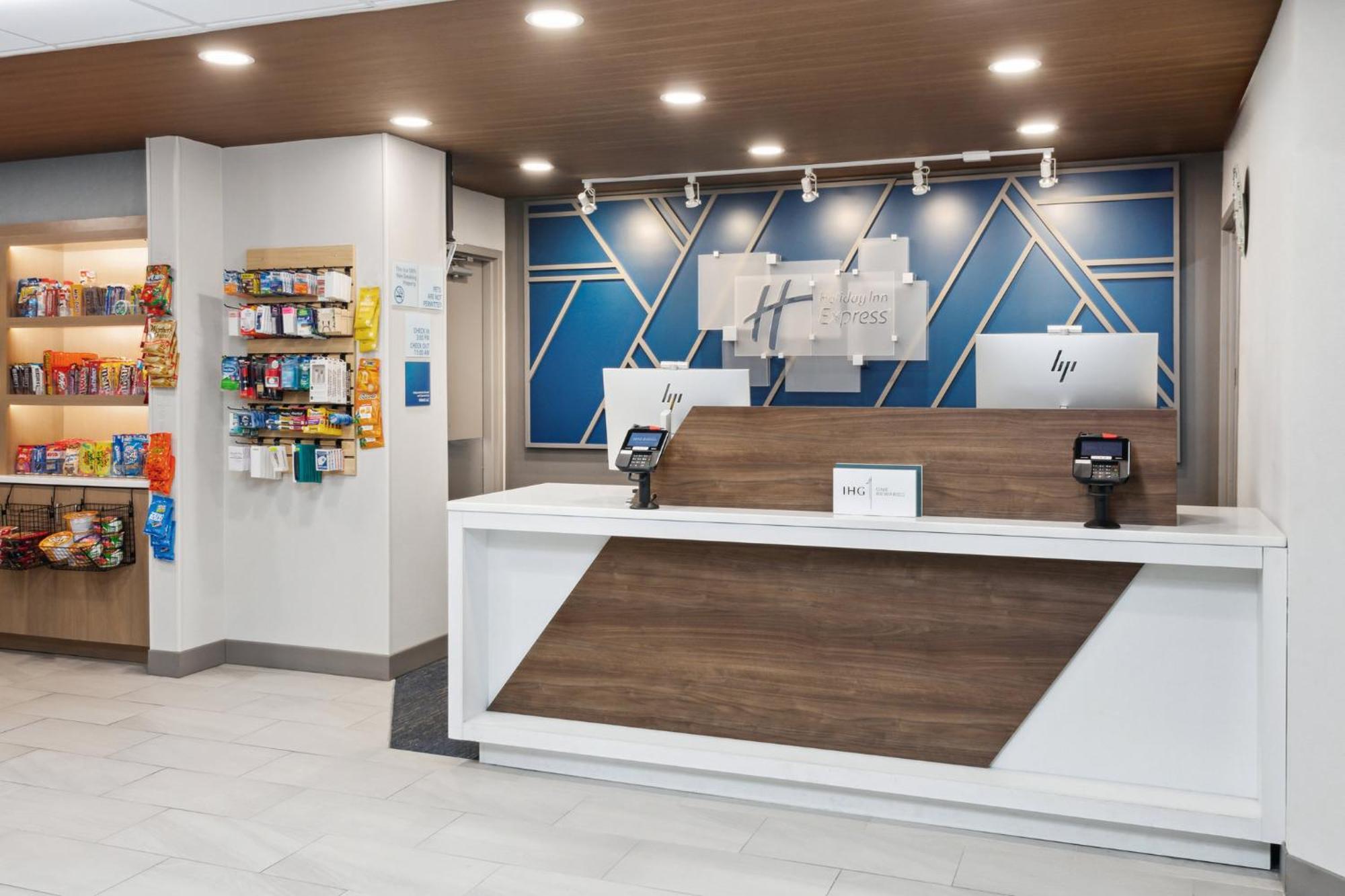 Holiday Inn Express Cleveland Airport - Brook Park By Ihg Eksteriør bilde