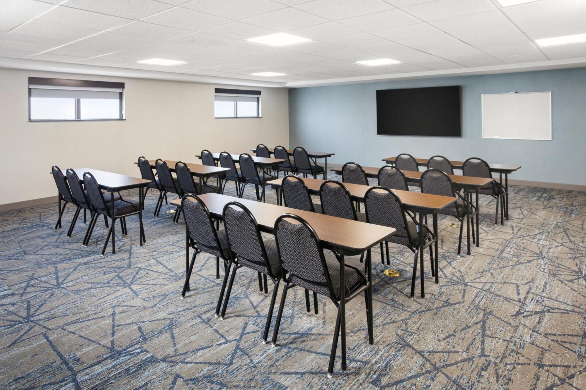 Holiday Inn Express Cleveland Airport - Brook Park By Ihg Eksteriør bilde