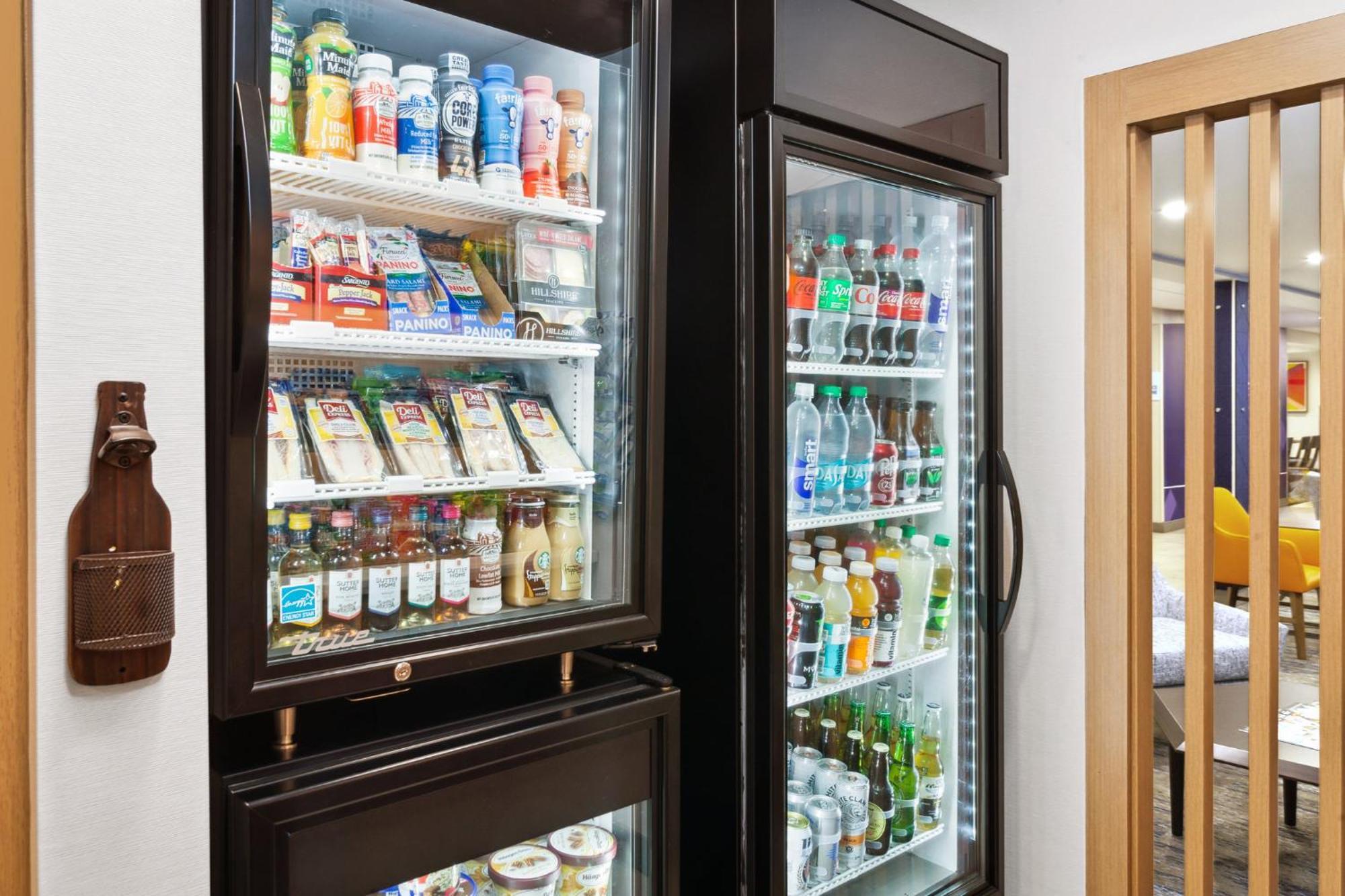 Holiday Inn Express Cleveland Airport - Brook Park By Ihg Eksteriør bilde