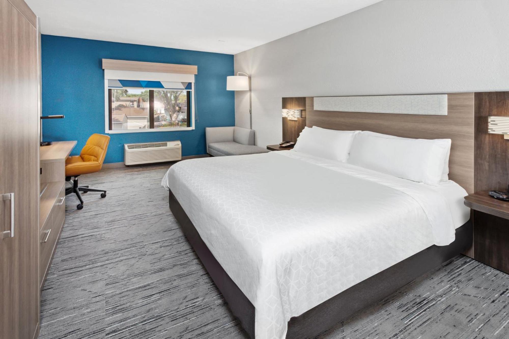Holiday Inn Express Cleveland Airport - Brook Park By Ihg Eksteriør bilde
