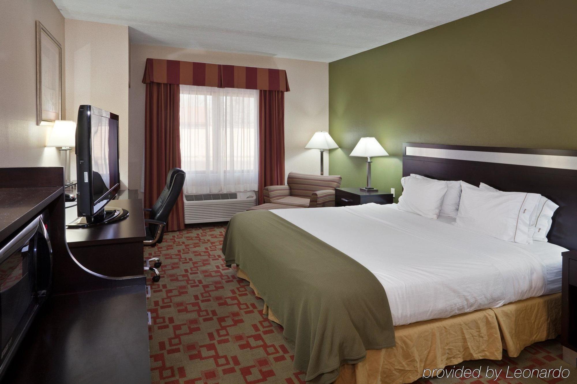 Holiday Inn Express Cleveland Airport - Brook Park By Ihg Rom bilde